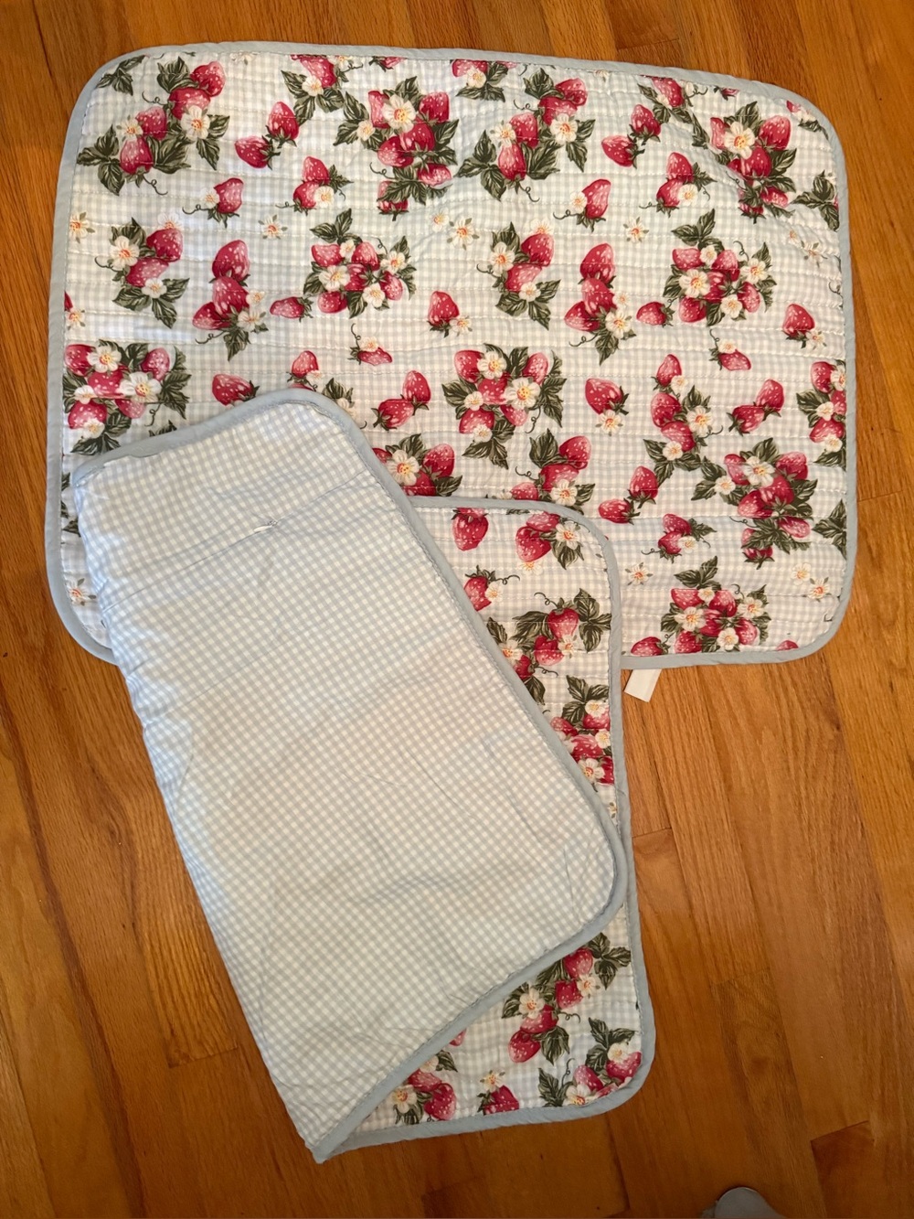 Rachel Ashwell- The Farmhouse Floral Strawberry Quilted Shams